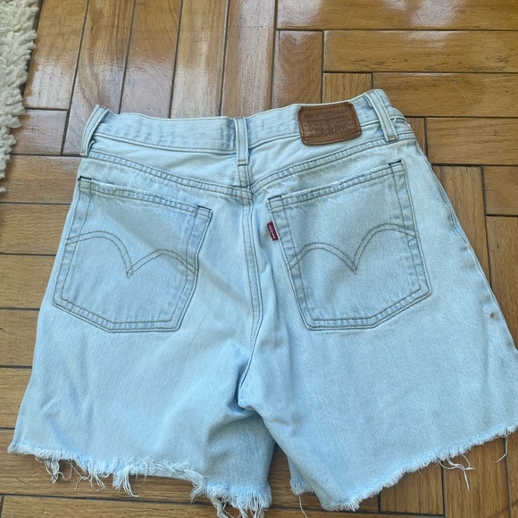 Levi’s Wedgie Shorts size 27 - Picture 2 of 3